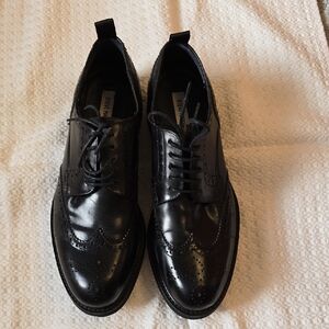 Steve Madden Classic Black Oxfords
